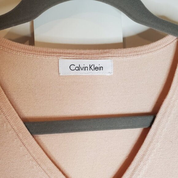 Calvin Klein Pale Soft Pink Sweater Long Sleeve Pullover Shoulder Ruffles SZ MED - Picture 4 of 9
